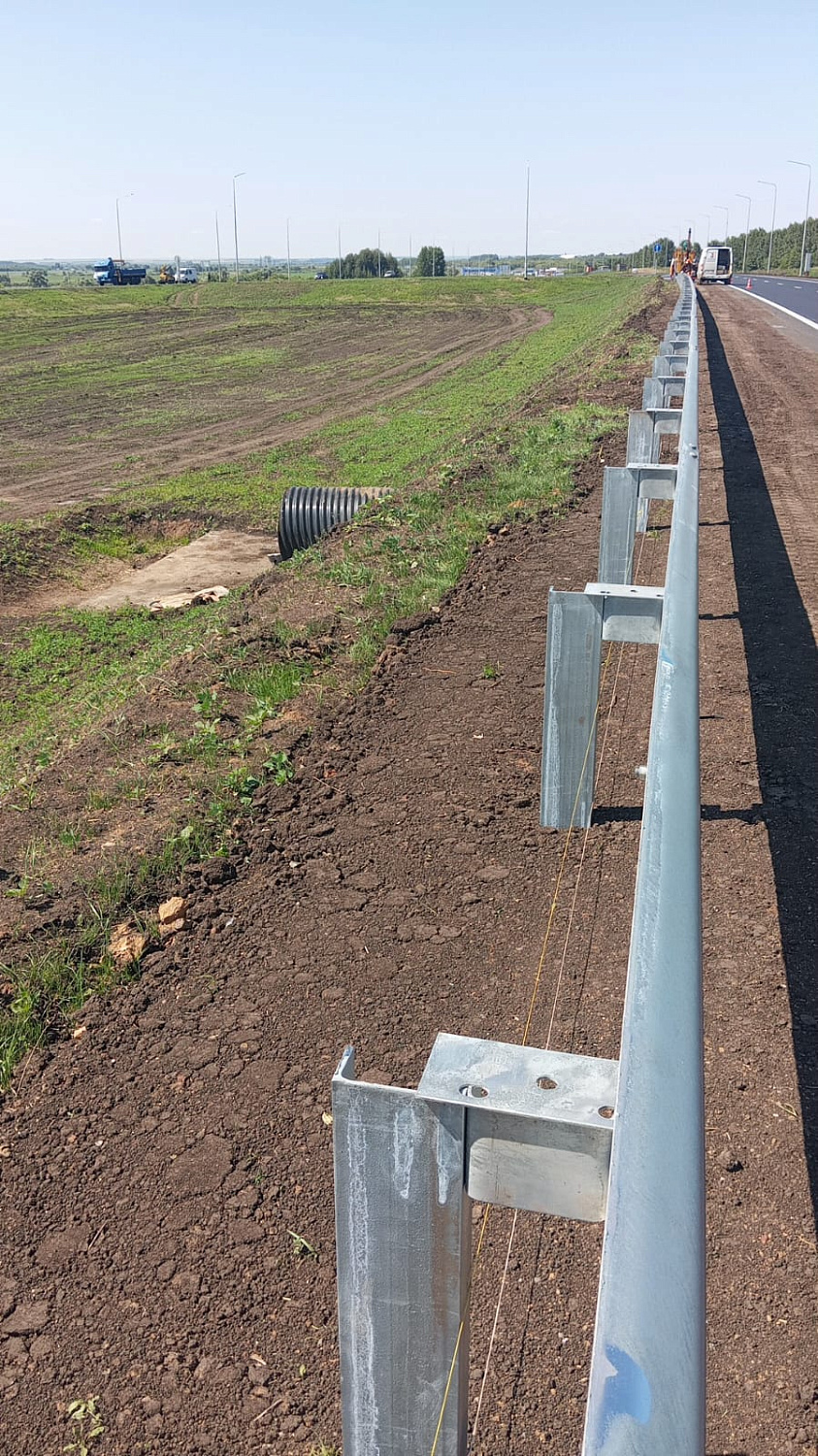 Монтаж гофрированной трубы и барьерного ограждения участке - Дорога М-7, район Мензелинск